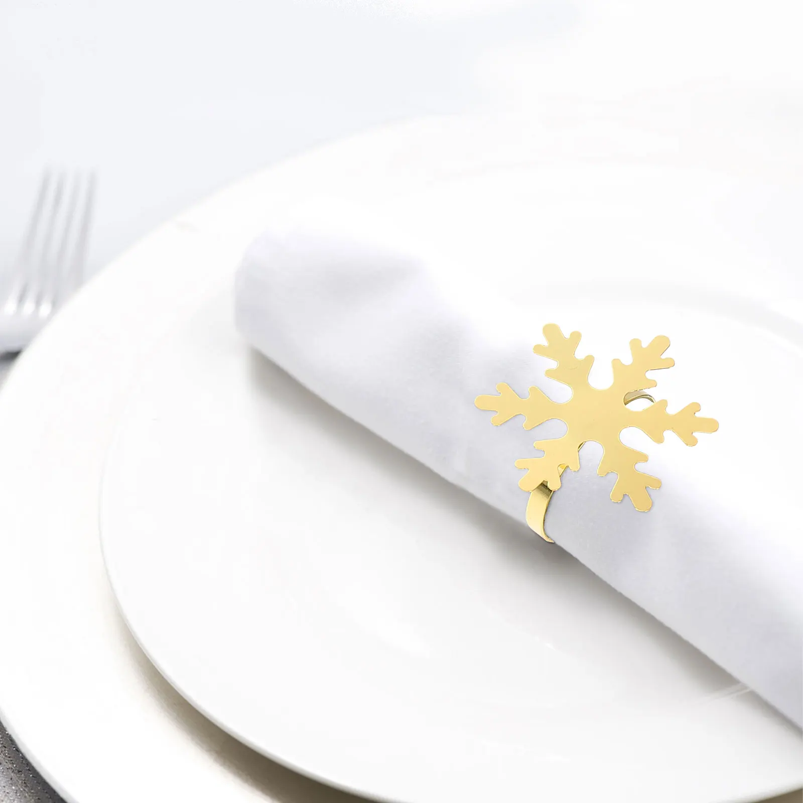 

4pcs Christmas Napkin Rings Elk Snowflake Design Metal Table Decor For Wedding Party Holiday Dining Xmas Home Decor