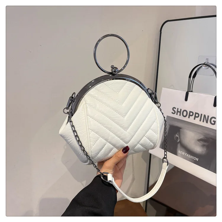 

2025 Clasp Shell Evening Bag Womens High End Chain Shoulder Purse Trendy Underarm Crossbody Bag for Parties