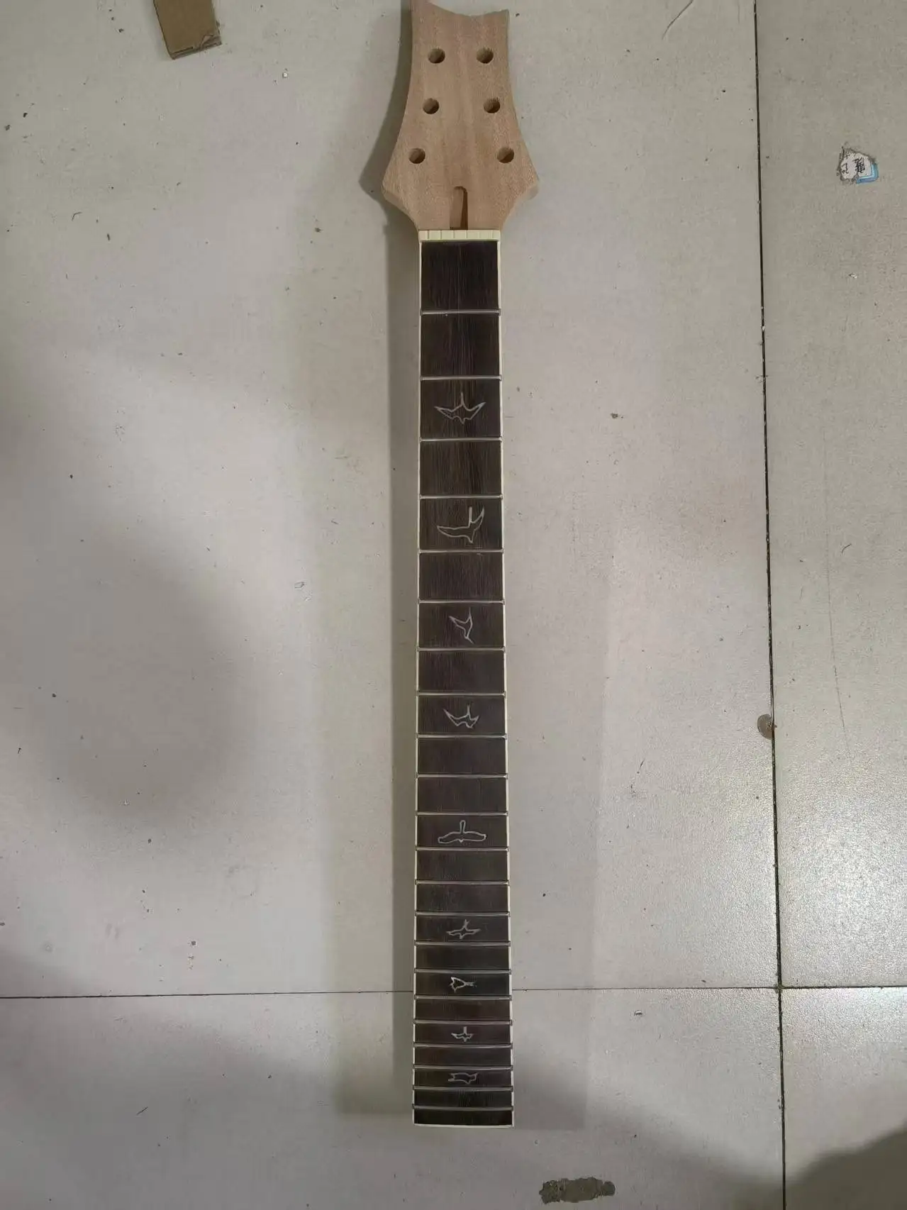 manche-de-guitare-p16-1-22-frettes-255-pouces-en-acajou-et-touche-en-palissandre