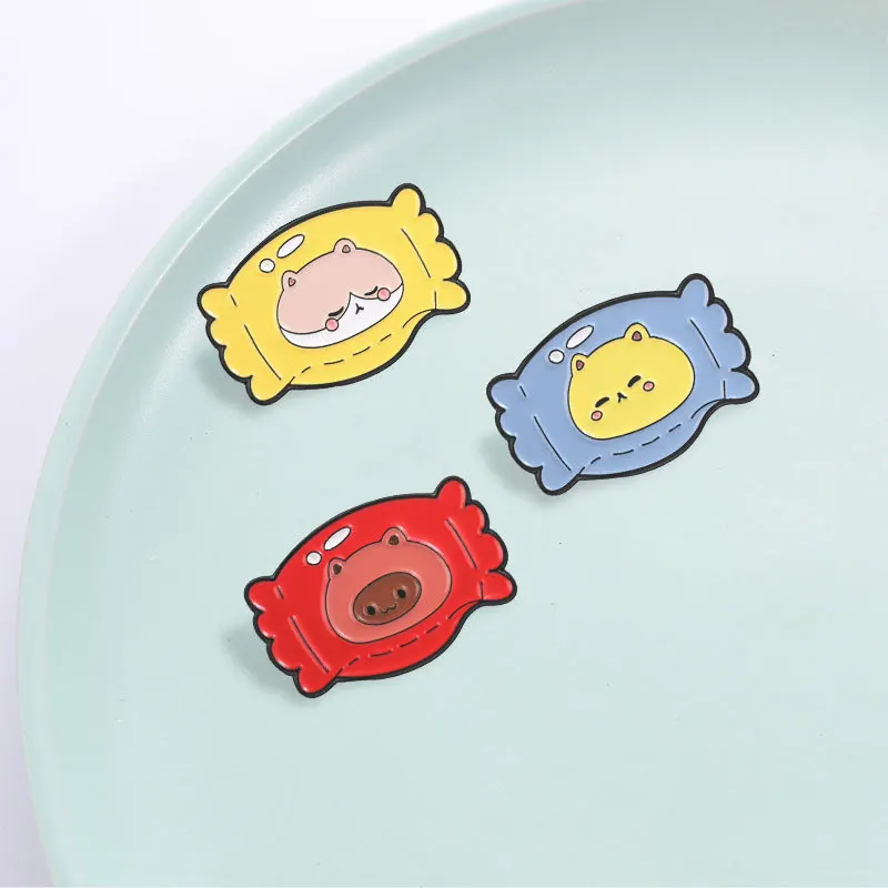 Cartoon Candy Packaging Shape Brooch Pins Cute Animal Cats Meow Bear Sleeping Enamel Lapel Pin Accessory On Backpack Clothing Or
