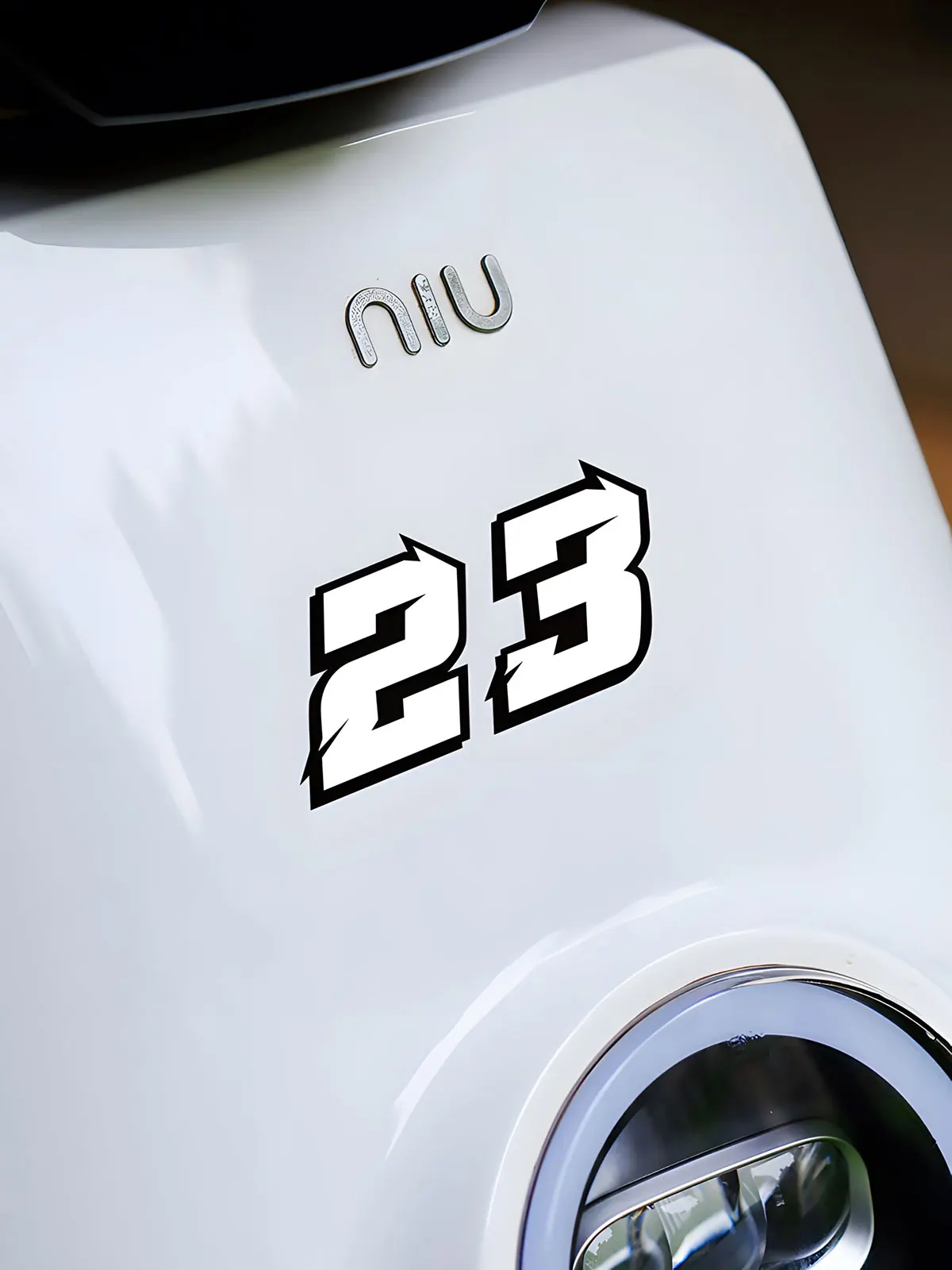 2 Stück Motorrad-Rennzahlen-Aufkleber DIY Reflektierende Regenbogen-Aufkleber Nummern-Helm Auto-Styling 3D-Aufkleber – Detail 5