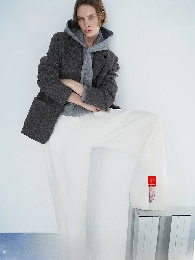 

Женский деловой костюм H&M из шерстяной смеси, весна 2026: модный профессиональный пиджак для офиса и бизнеса