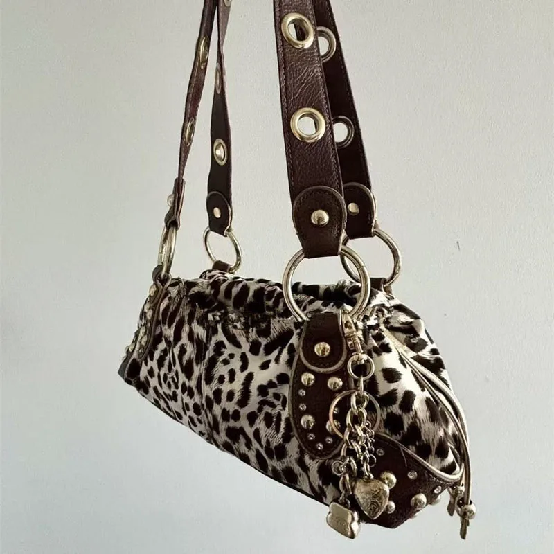 WGSTART New Retro Leopard Print Shoulder Bag Y2k Rivet Studded Handbag Drawstring Fashion Underarm Bag Hot Girl Motorcycle Bag