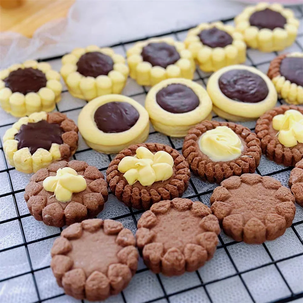 Chocolate Cheese Cream Sandwich Cookie Mold 3D Pastry Biscuit Cutter Mould for Party Decor Fondant Valentine's Day Christmas