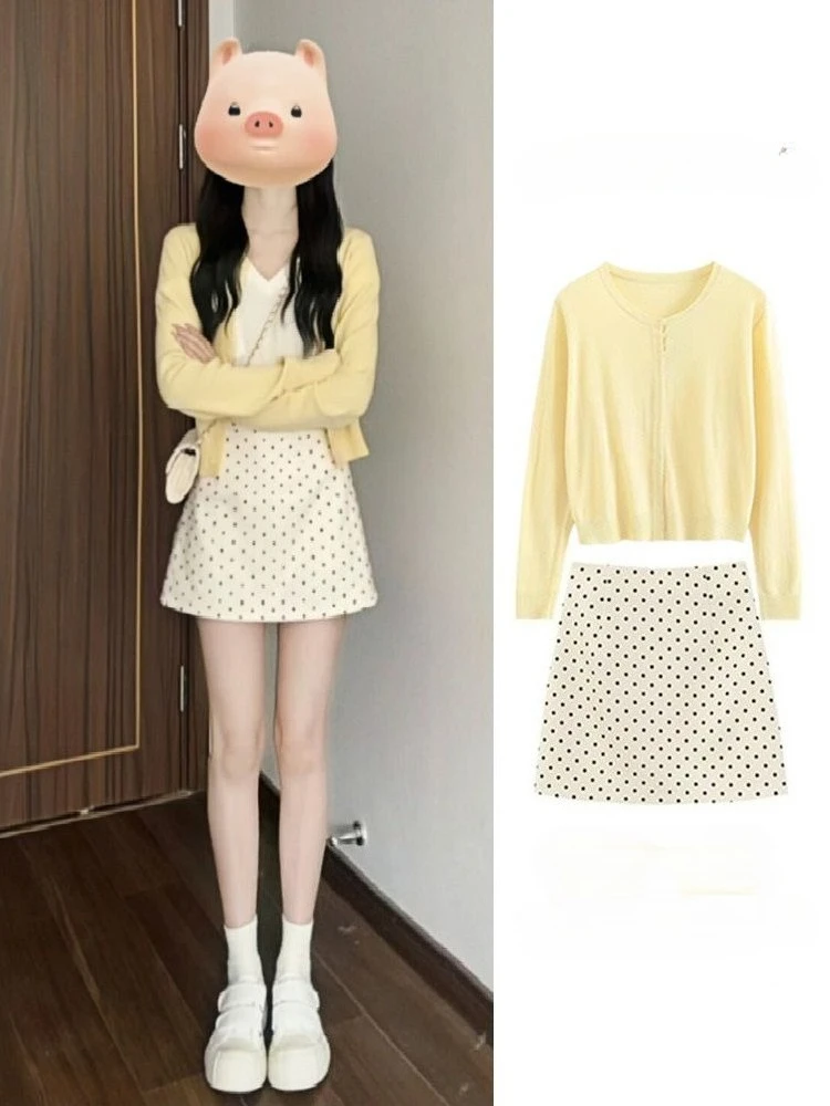 

Осенний ароматный желтый вязаный кардиган допамина + короткая юбка в горошек 2025 года, женский комплект из двух предметов