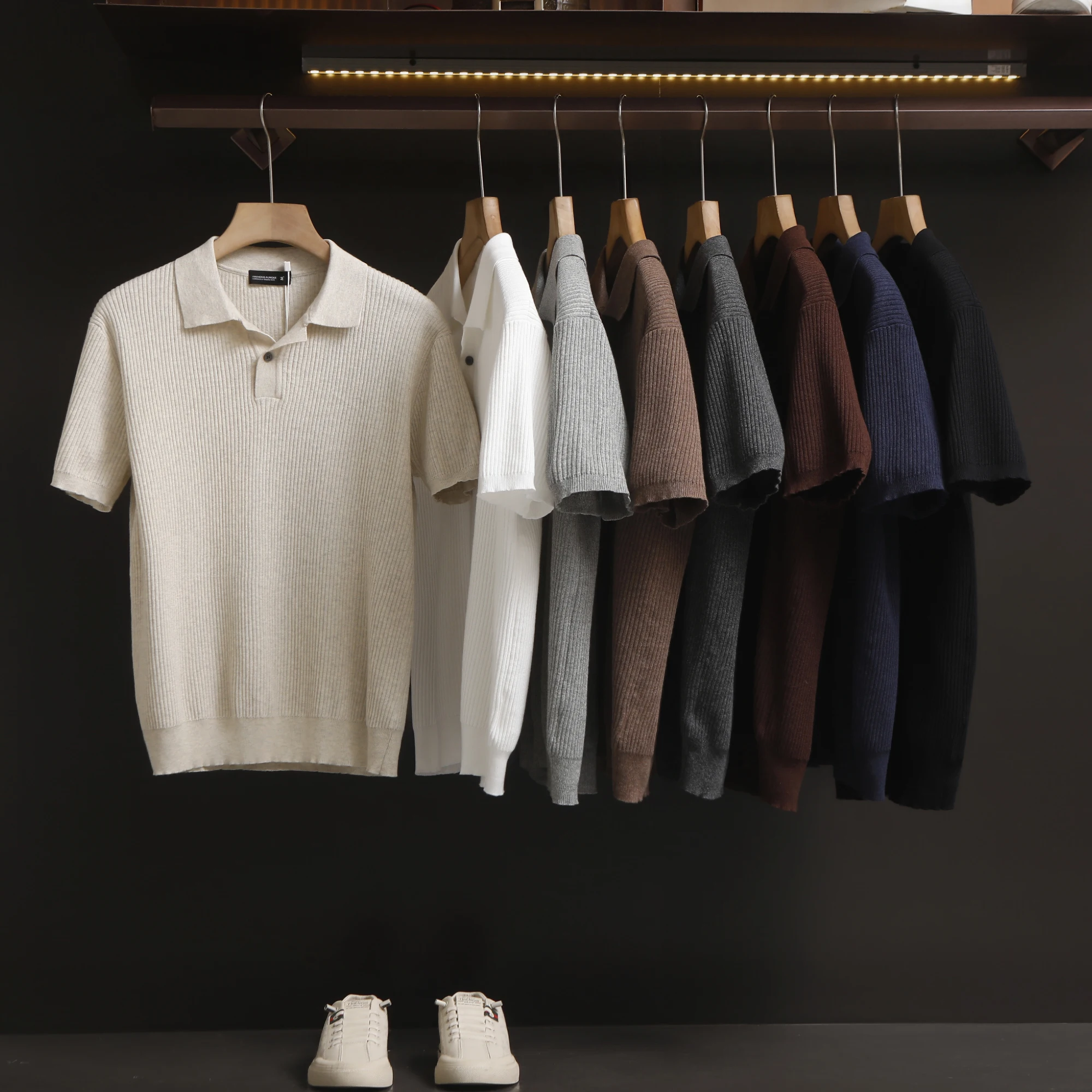

Men's Comfortable Breathable Knitted Shirt Short Sleeve Flip Collar Light Maturity Style Texture Knit Spring Summer T-Shirt