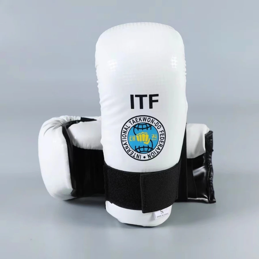 قفازات ITF بيضاء الأحذية التايكوندو حامي للطفل الكبار TKD الكاحل مشط القدم الحرس مجموعة قفاز ملاكمة أحمر أزرق جودة عالية