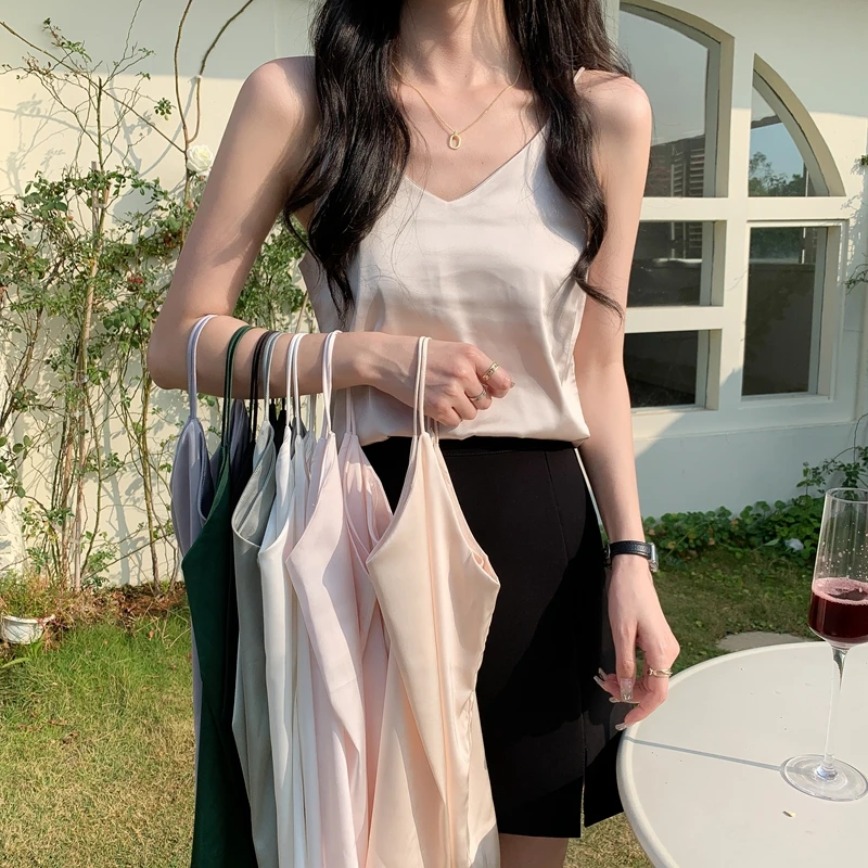 Elegant Style V-Neck Women's Y2K Top 2026 Summer Sexy Sleeveless Silk Tank Top Spaghetti Strap Loose Fit Slimming Base Camisole