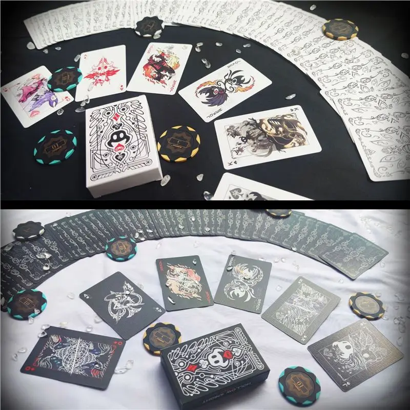 @Hollow Knight Standard Poker Kartenset Schwarz und Weiß Spielkartenspiel Kartengruppe Tragbares kreatives Brettspiel Geschenkkollektion