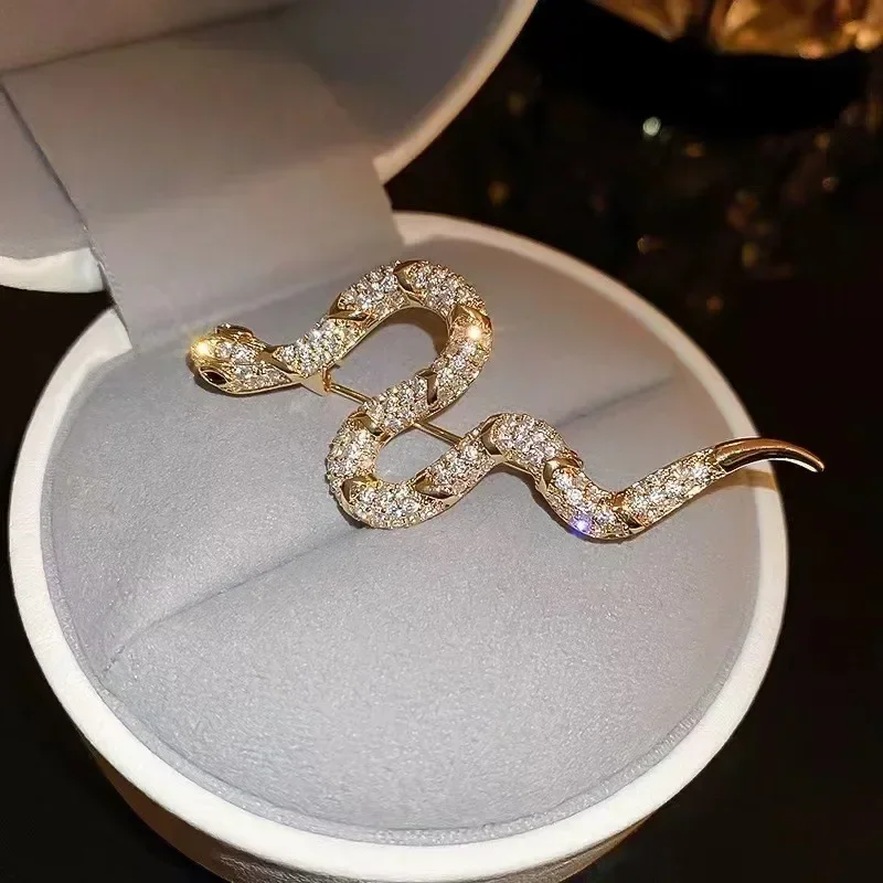 LATS Unique Design Silver Color Snake Brooches for Women Men Unisex Full of Rhinestone Snake Animal Luxury Pins Badge Jewelry