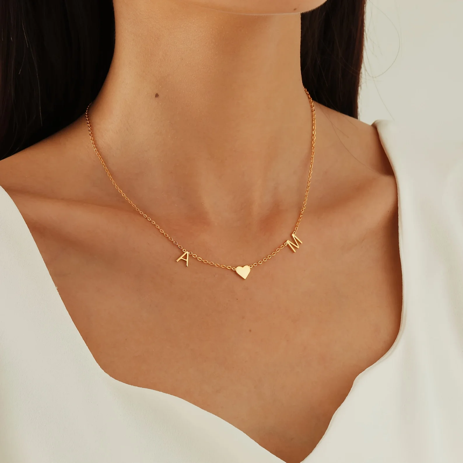 

Custom Love Heart Initial Necklace Elegant Gold Stainless Steel Personalized Name Pendant for Women Perfect Gift for Couples