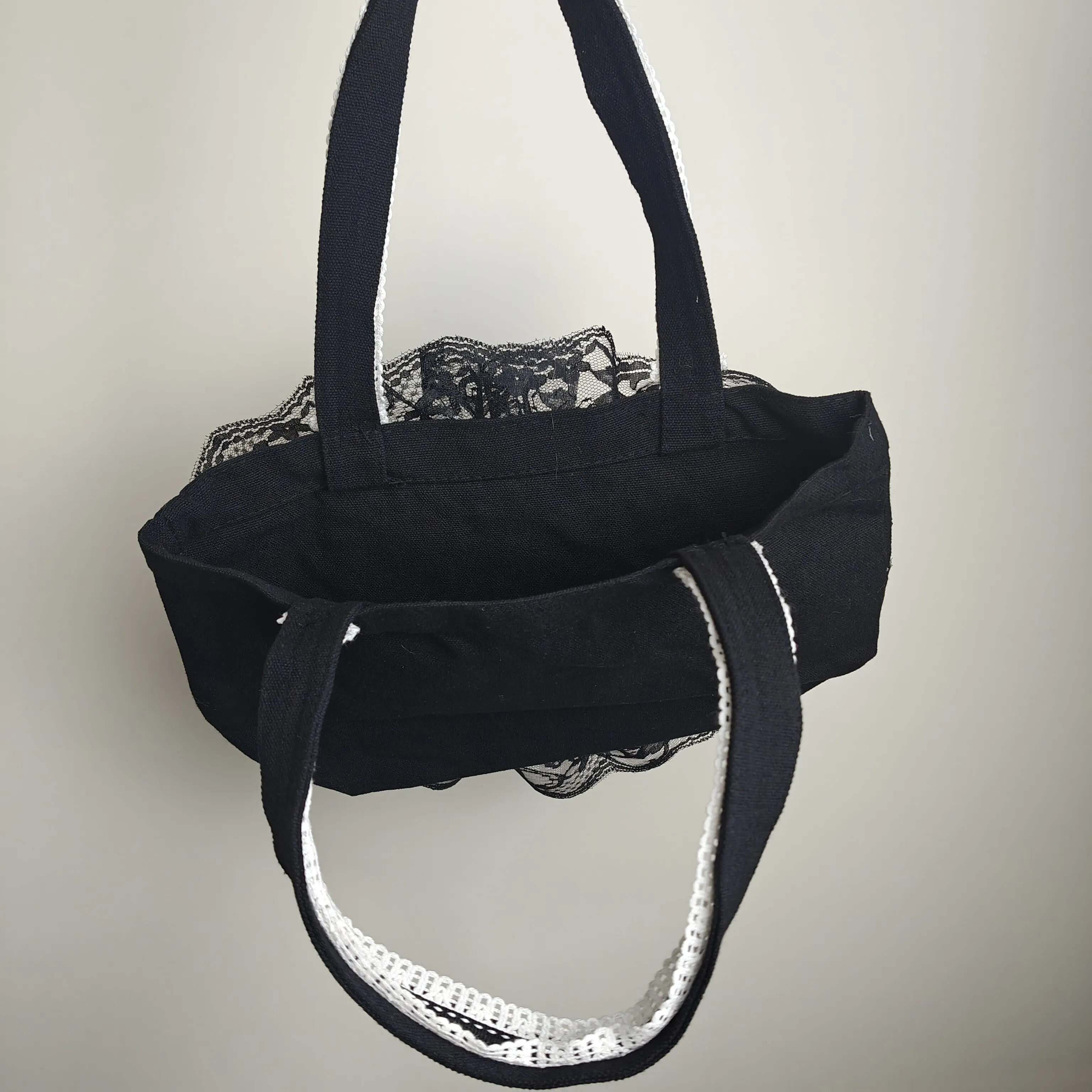 Spring Summer Japanese Original Lolita Bag Gothic Sweet Lace Heart-shaped Black White Canvas Handbag Women Versatile Casual Bag