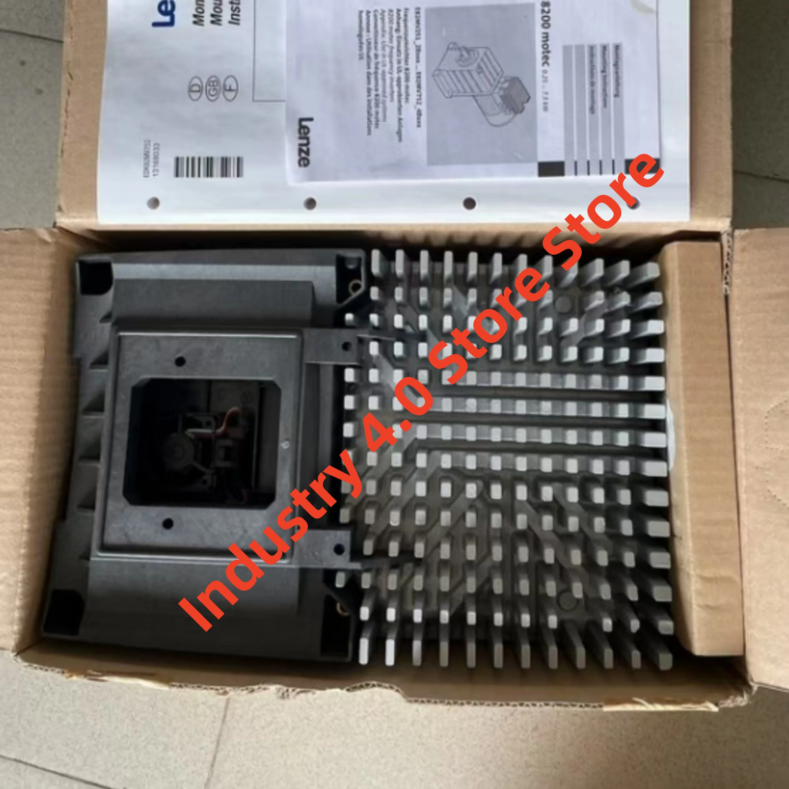 Nuevo E82MV552-4B001 convertidor de frecuencia original E82MV552-4B151