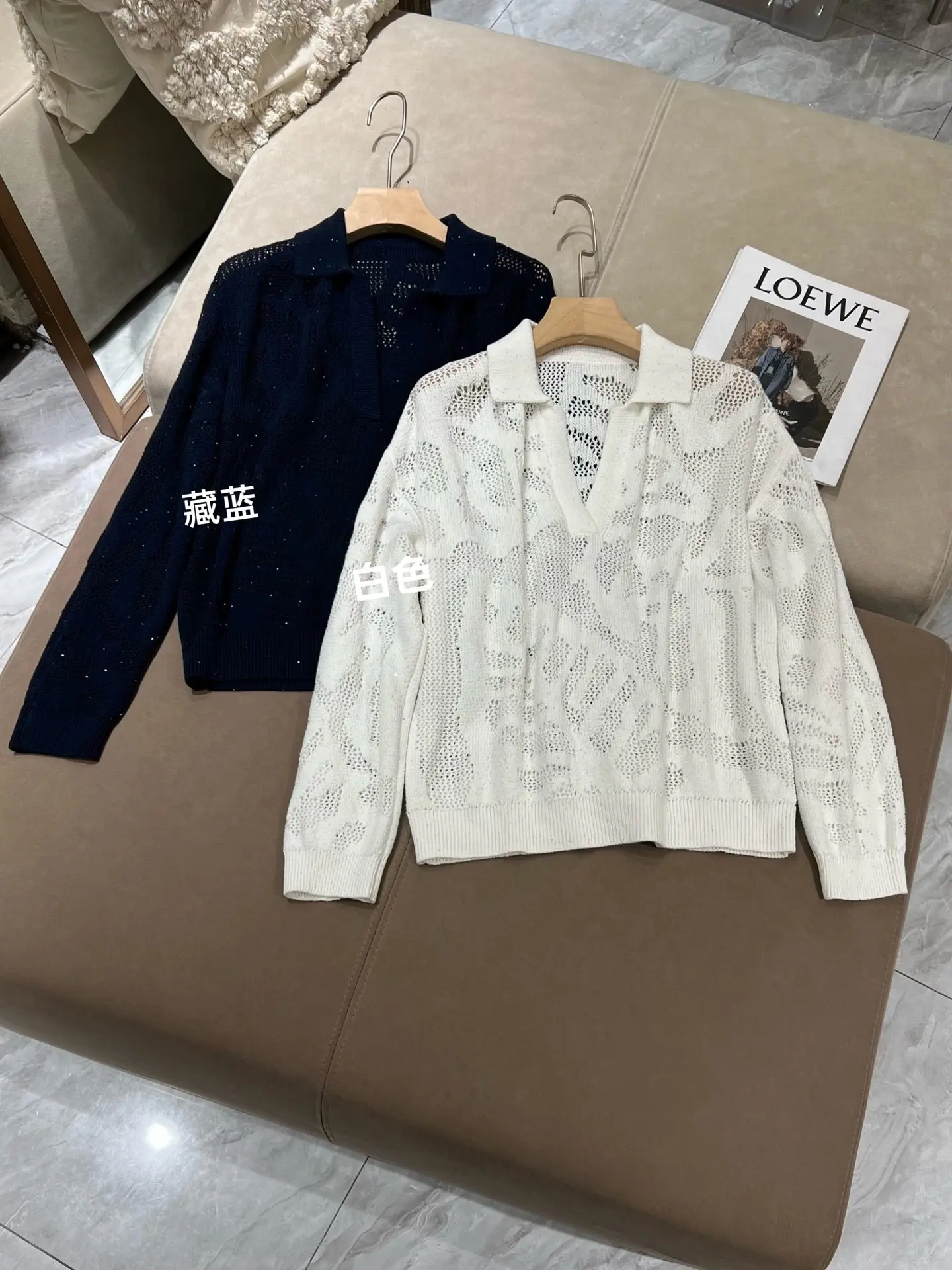 

Новый модный свитер с V-образным вырезом и отложным воротником на раннюю весну 2026 года, универсальный