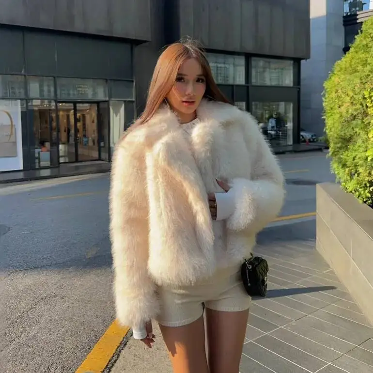Herfst Winter 2025 Nieuwe dame Bontjas Vrouwen Korte Losse Casual Elegante Harige Top