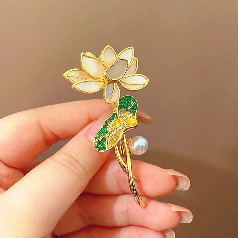 النمط الصيني المينا لوتس ليف دبابيس قذيفة الطبيعية زهرة لؤلؤ المياه العذبة دبابيس أنيقة بدلة الحفلات مجوهرات اكسسوارات هدية