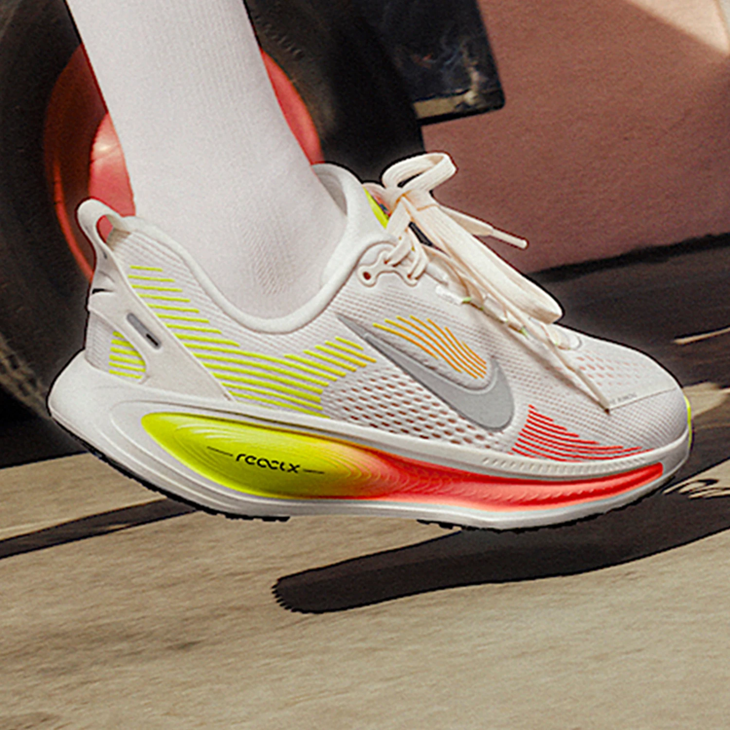 

Nike Genuine Vomero 18 Kids' Cushioned Road Running Shoes HQ2157-003