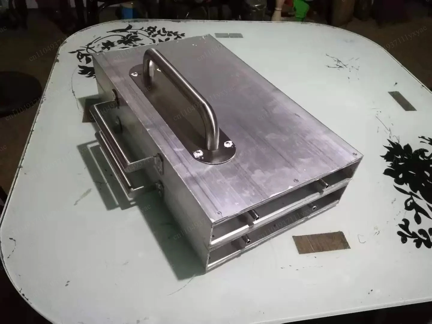 Manual nest pressing machine, water-cooled beeswax mold base machine
