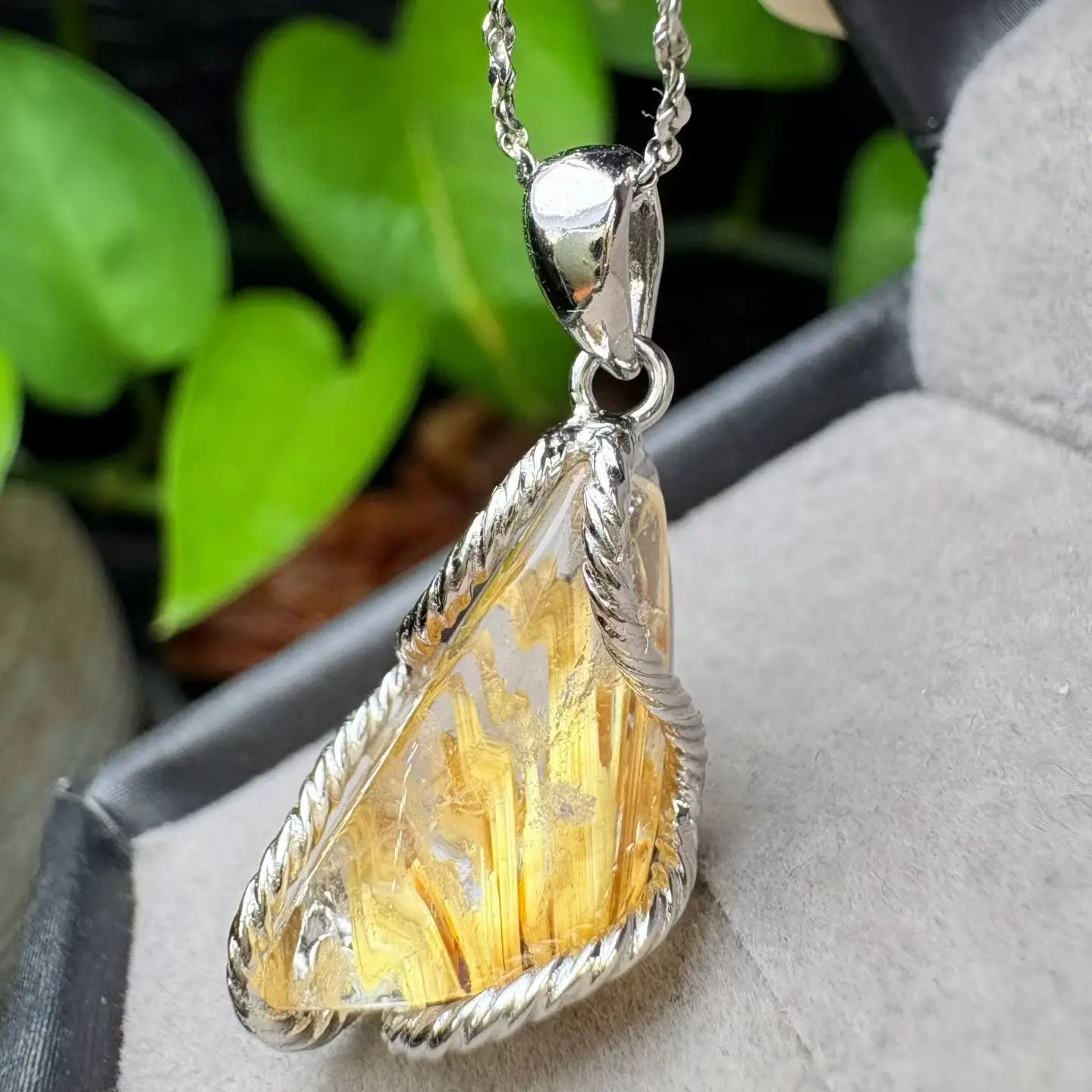 1Pc Fengbaowu Natural Gold Rutilated Quartz Pendant 925 Sterling Silver 19-26MM Irregular Shape Reiki Healing Stone Jewelry Gift