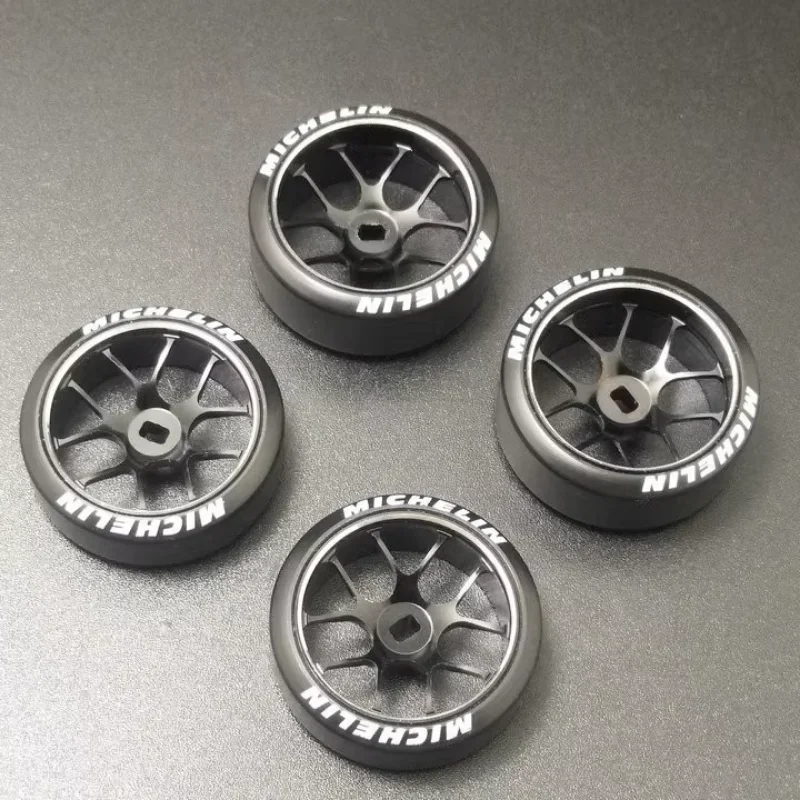 4Pcs 22.5mm Metal Wheel Hub & Drift Logo Tires for 1/28 1/24 Mini Car RC Drift Model Remote Control Racing Car Upgrade Parts