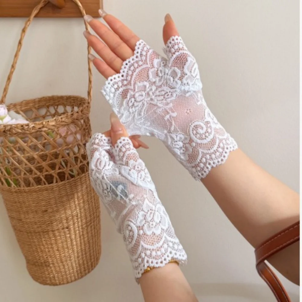 Vintage Floral Lace Fingerless Gloves Women Elegant Hollow Wrist Cuffs Sun Protection Gloves Wedding Party Lolita Accessory