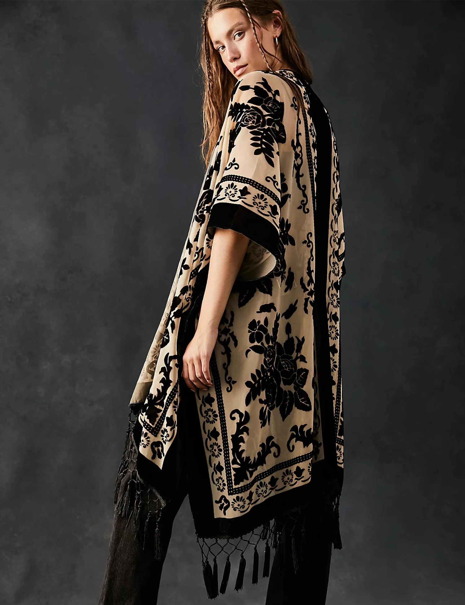 WeHello Cárdigan largo tipo kimono de terciopelo burnout para mujer con borla negro brillante cárdigan informal para vacaciones chal Top de gran tamaño