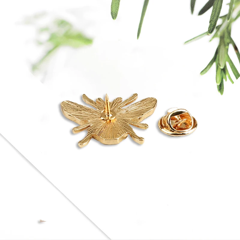 Alfileres lindo Metal abeja de miel broche bolsa ropa solapa Pin divertido Animal joyería de moda regalos para niños amigos dibujos animados esmalte de insectos