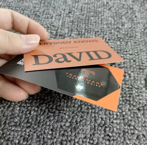 500Pcs Professional custom personalized printing 300gms paper business card UV dot matte company business card