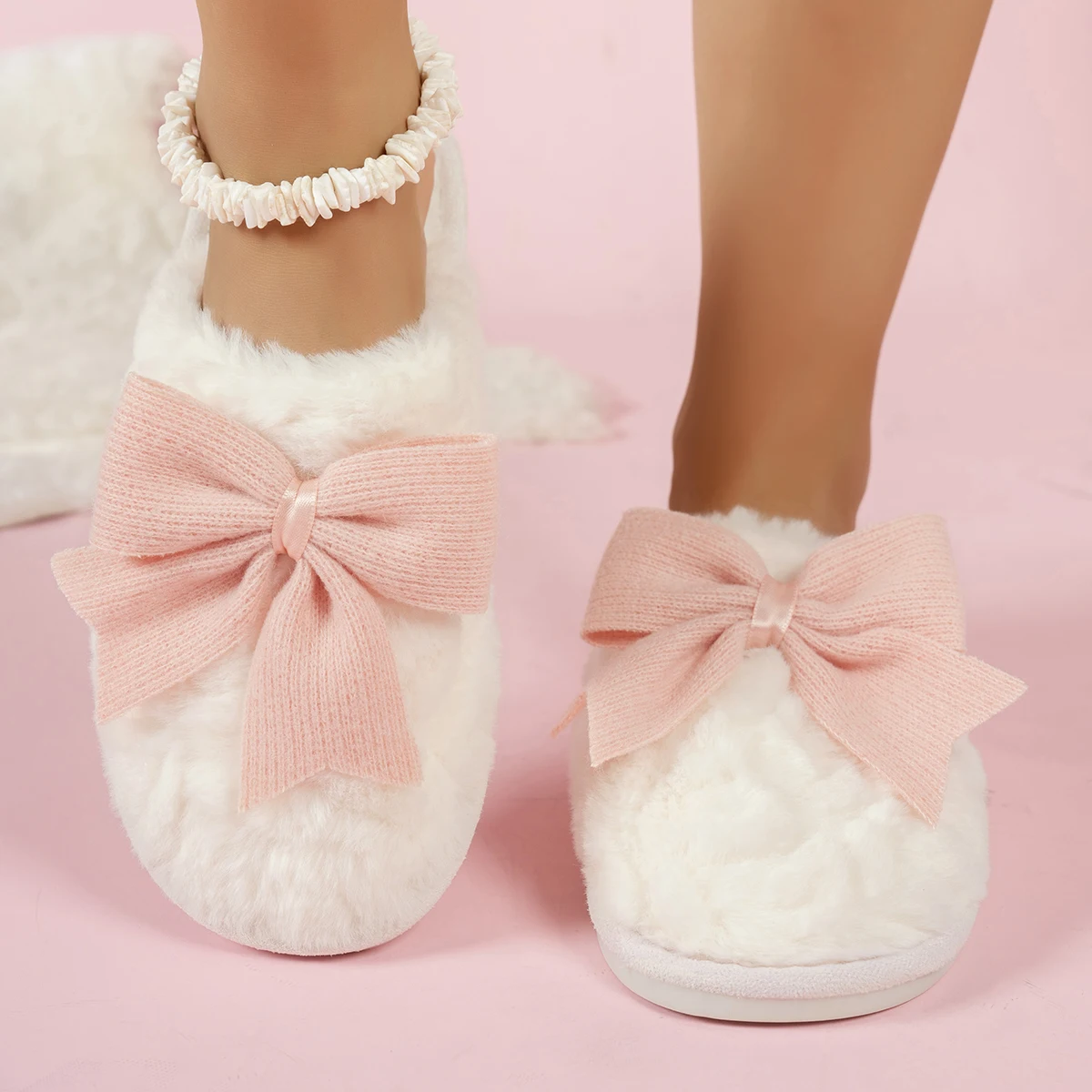 Pantoufles d'hiver classiques à nœud pour chambre de fille, chaussures de maison en peluche mignonnes pour femmes, loisirs chauds d'intérieur confortables, légères et souples
