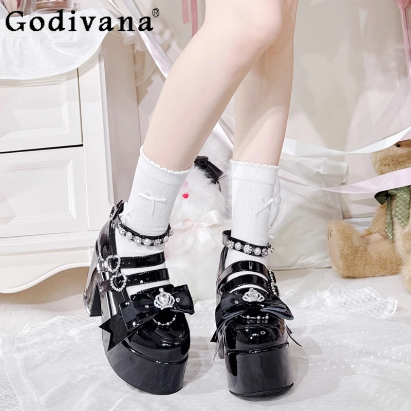 Zapato único Original de estilo japonés para mujer, zapatos de plataforma con brotes de Color blanco y negro, zapatos de tacón medio bonitos y dulces de Lolita