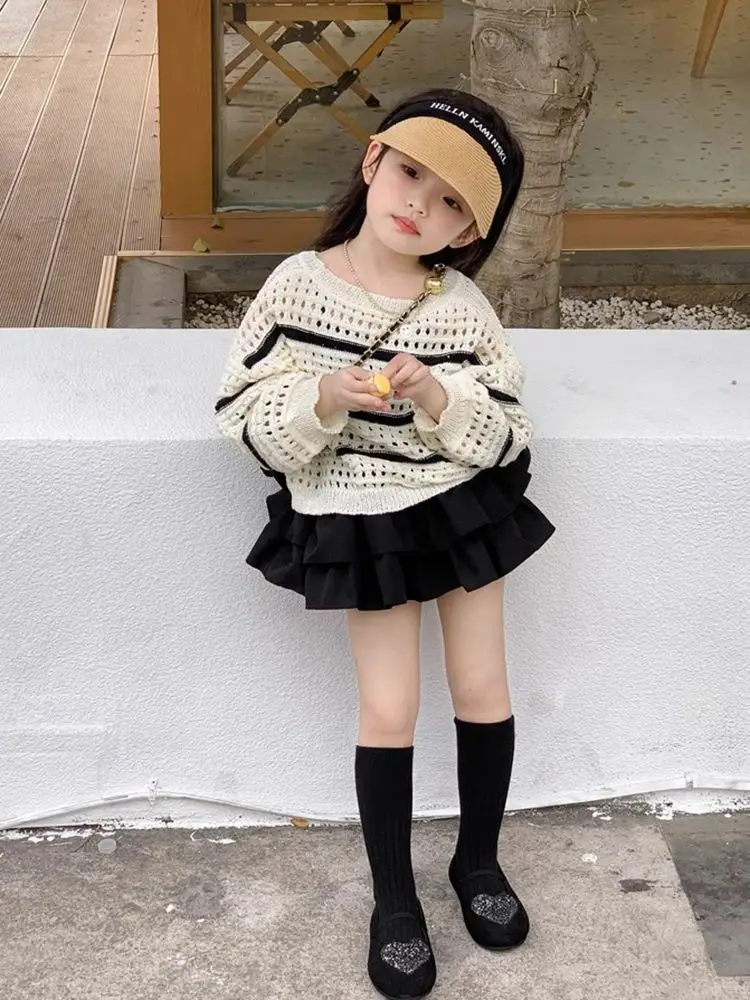 

Korean Children's Clothing 2024 Spring New Fashionable Striped Hollow Sweater Girl Foreign Style Black Pleated Skirt Pants Set