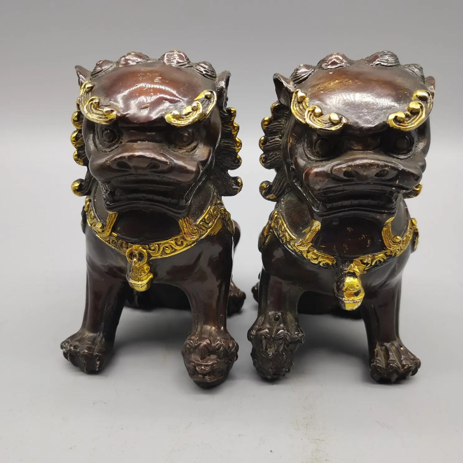 

China Chinese Bronze Copper Gilt Fengshui Foo Fu Dog Guardion Lion Statue Pair