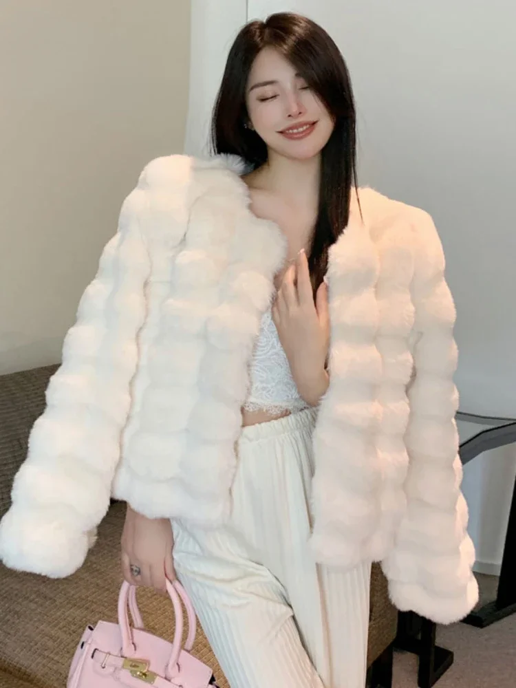 2024 Winter Fashion Faux Fur Coat Women Korea Fashion Warm Feather Coats Cardigan Short Outercoat Lady Party Elegant Outfits New