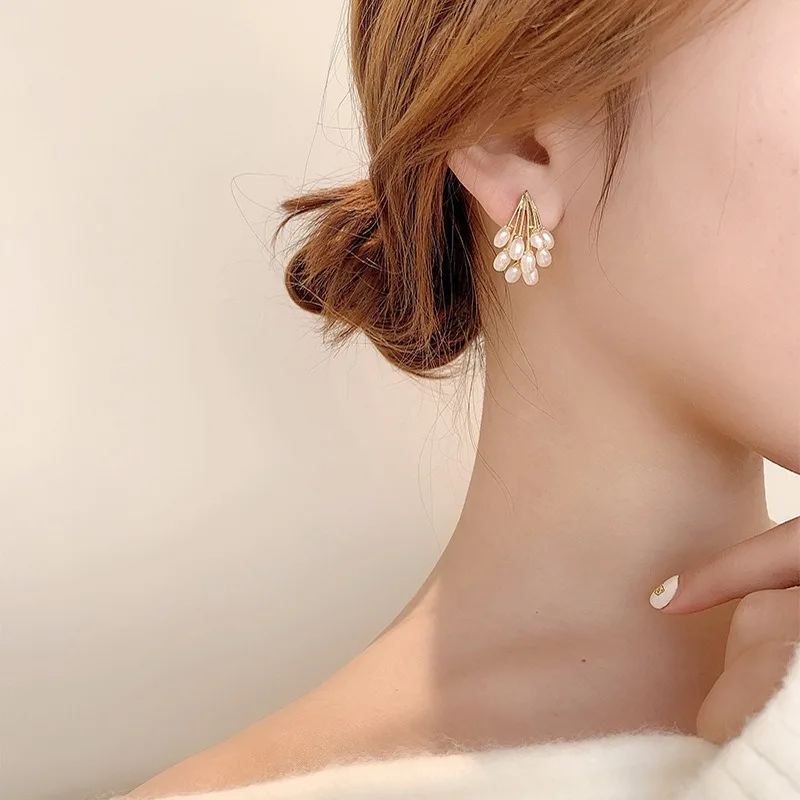 Simulated Pearl Chandelier Earrings for Women Balloon Cluster Elegant  Geometric Stud for Birthday Valentine Jewelry Gifts
