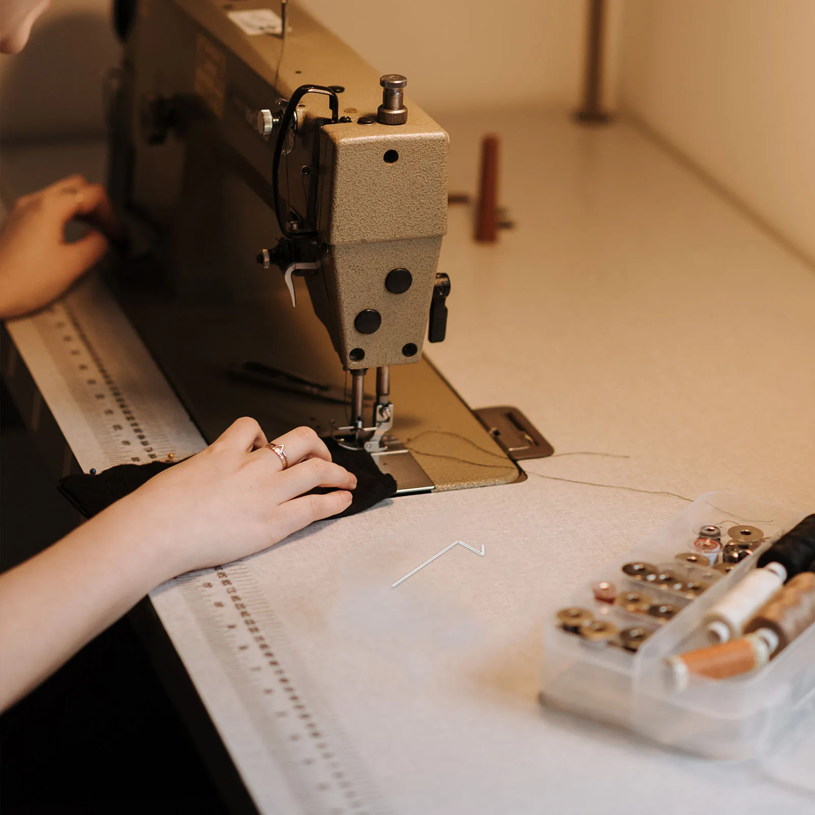 دليل اللحف بار ماكينة خياطة دليل التماس حافة دقيقة خياطة القدم ملحقات الخياطة الأساسية مشاريع ذاتية الصنع