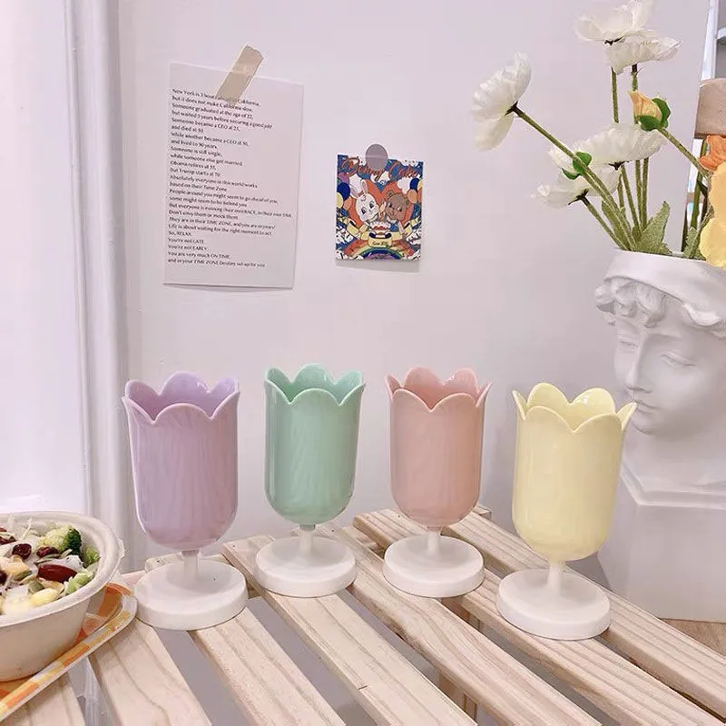 Decorazione di fiori di plastica tazza di matita creativa Tulip Pencil Organizer Organizer da scrivania porta pennelli per trucco ornamento per la