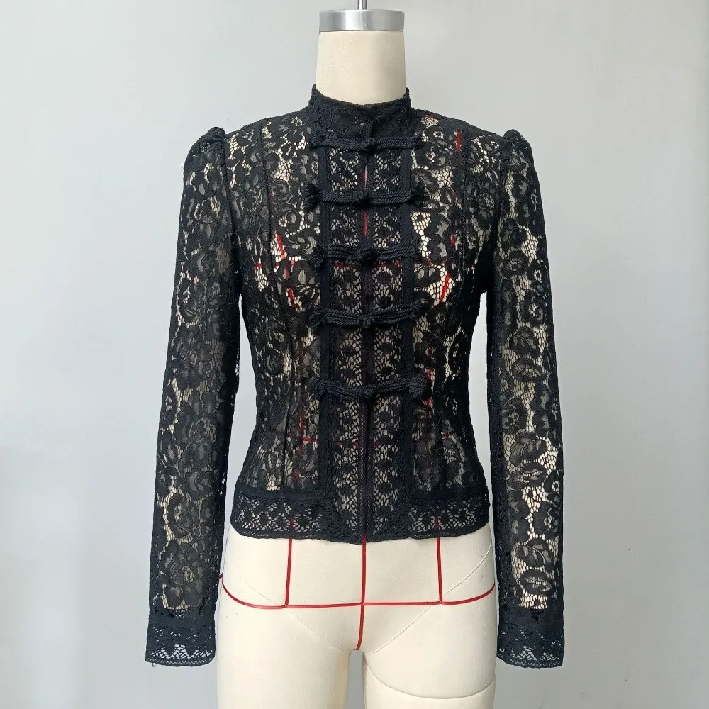 Modische, ausgeschnittene, mit Spitze bedruckte Hemden, langärmelig, schmal geschnitten, durchsichtige Bluse, Froschkopfknopf, Patchwork, Damenhemd, Oberteile, für den Arbeitsalltag – Detail 3