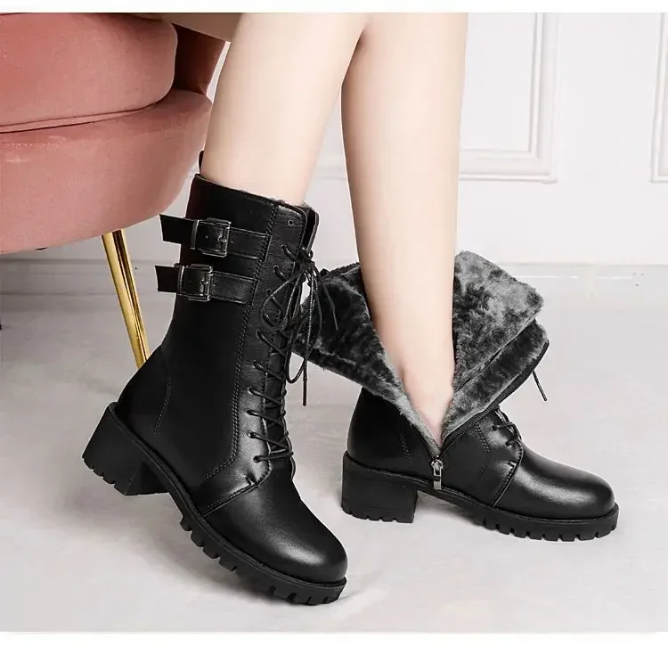 2023 Winter New Leather Womens Boots Chunky Heel Big Size platform boots Short Plush Fashion Buckle Side Zipper Warm Women Shoes