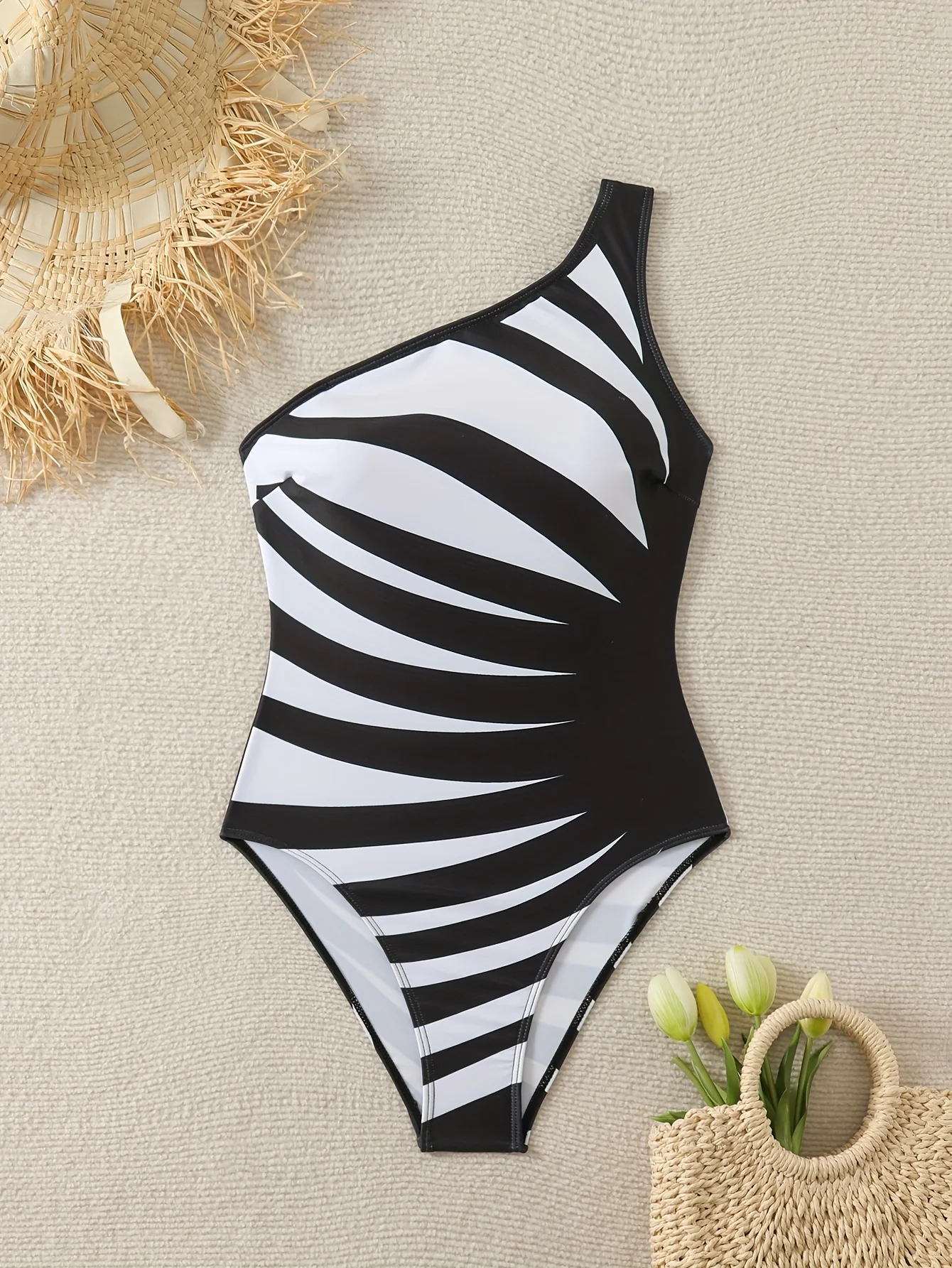 2026 New Black White Striped One Piece Swimsuit Women One Shoulder Monokini Slimming Bathing Suit Beachwear  view 5