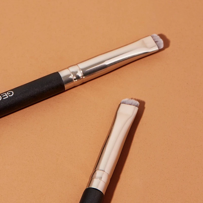 1PC Arc Eye Liner Make Up Brushes Precision Eyeliner Makeup Brush Portable Eyelid Aegyo Sal Sharp Thin Small Eye Cosmetic Tools