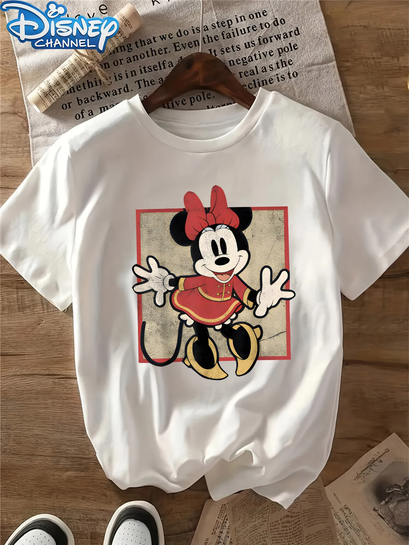 

2025 Disney Pattern Printed Women's Casual Comfortable Unique Smiling Face Black Round Neck Short Sleeve T-shirt