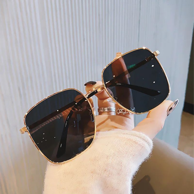 2025 Fashion Alloy Sunglasses for Women Transparent Blue Eyeglasses Trendy Street Photography Frosted Green Square Eye Glasses