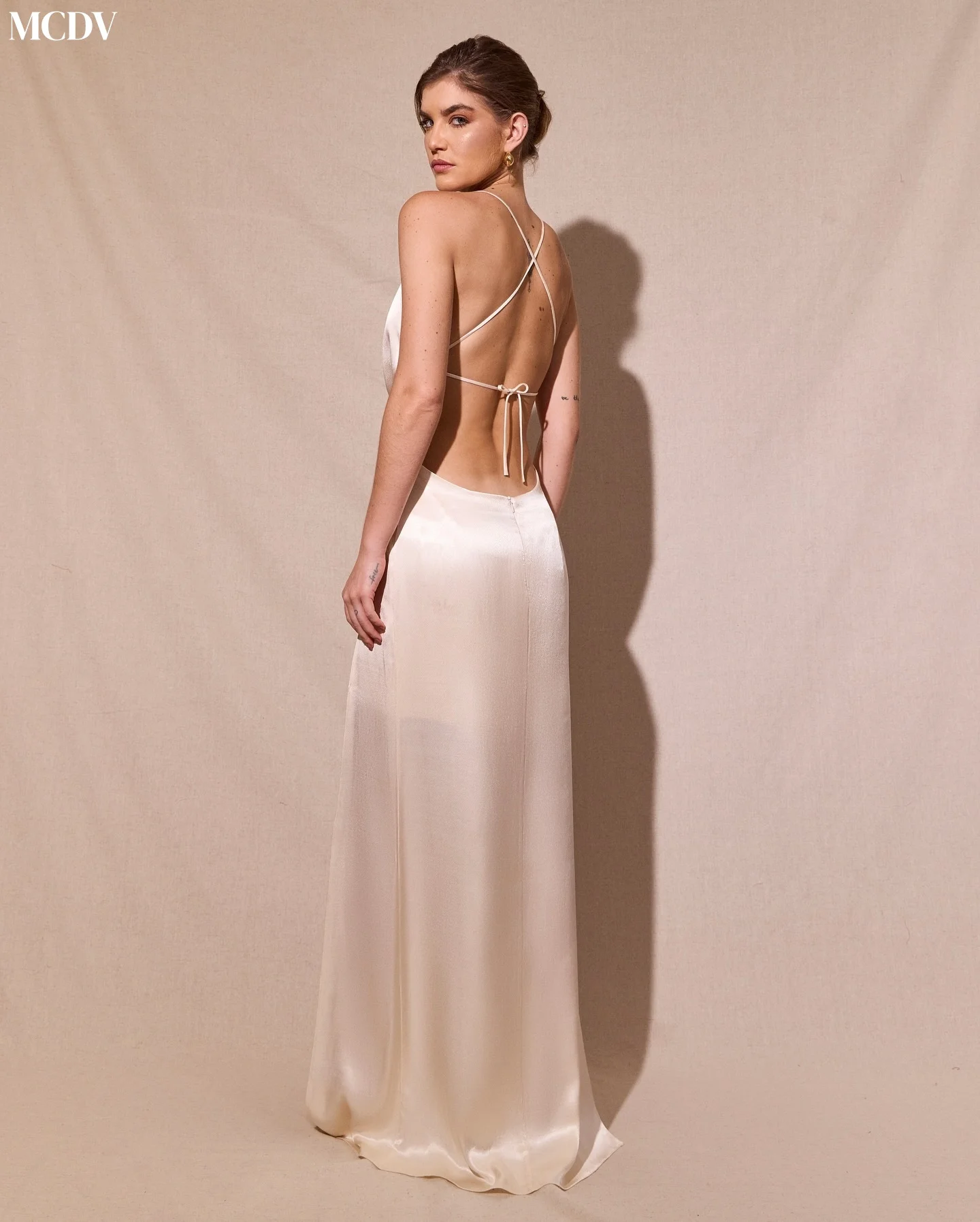 Customized Sexy Satin A-Line Spaghetti Straps Evening Dress Temperament V-Neck Sleeveless Floor Length Bespoke Occasion Gowns