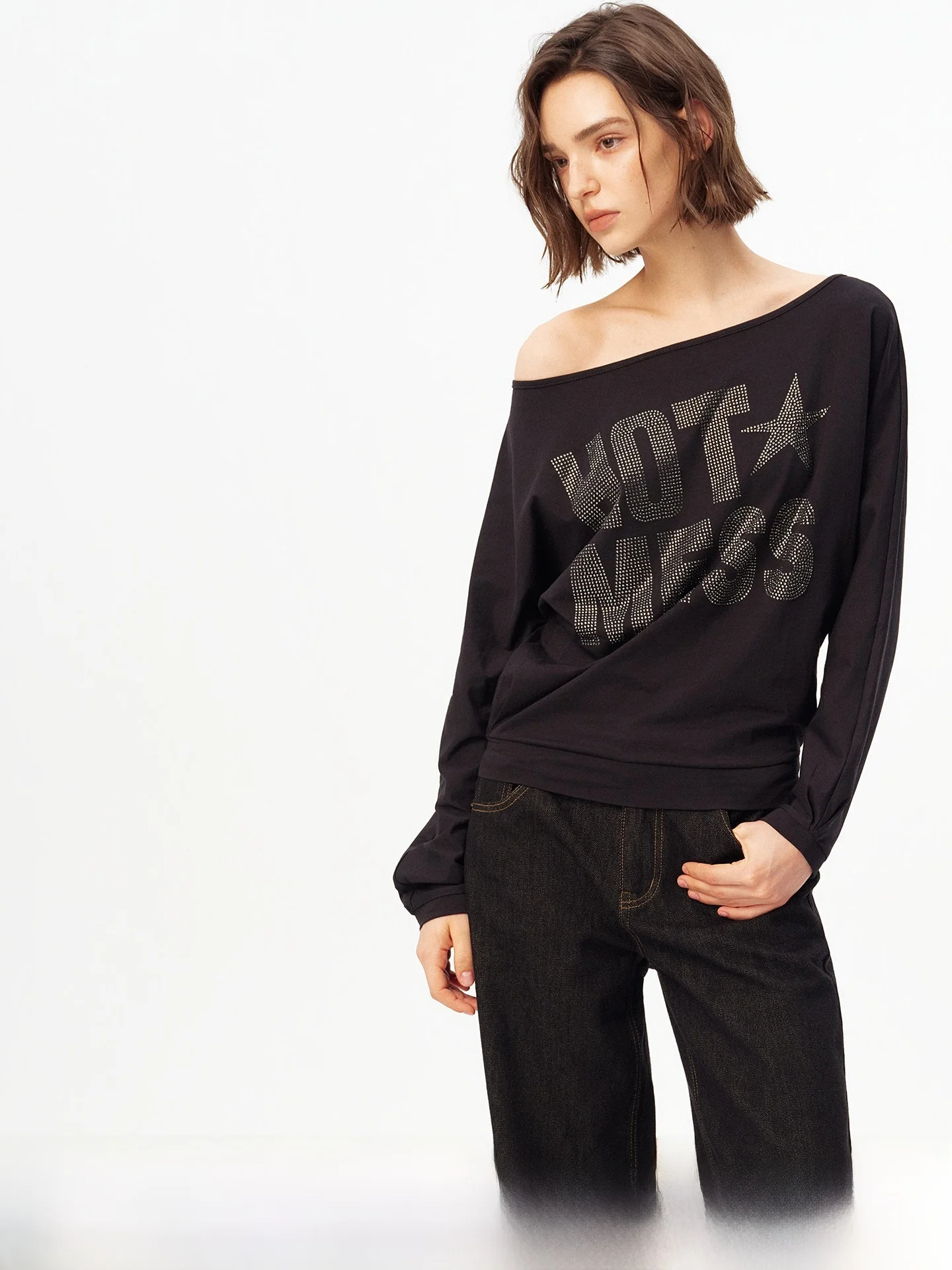 Heyabc Retro Black Shoulder Bared Long Sleeve T-Shirt Women's Autumn Winter American Hot Girl Style Top Glitter Letter One ...