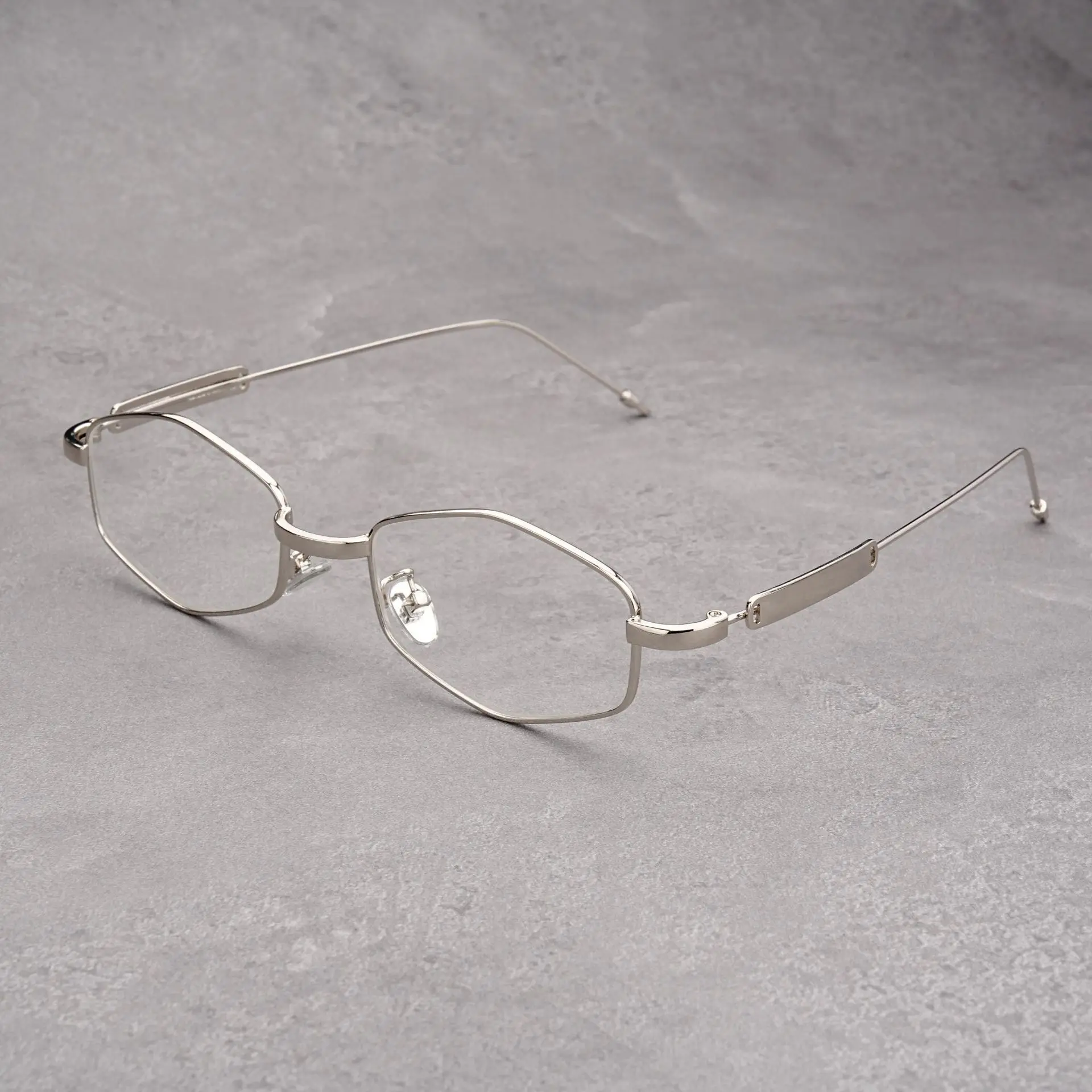 

GM Luxury Brand Titanium Alloy High Quality Mens Womens Fashion Eyewear Lightweight Comfortable New Polygon Brand Designer