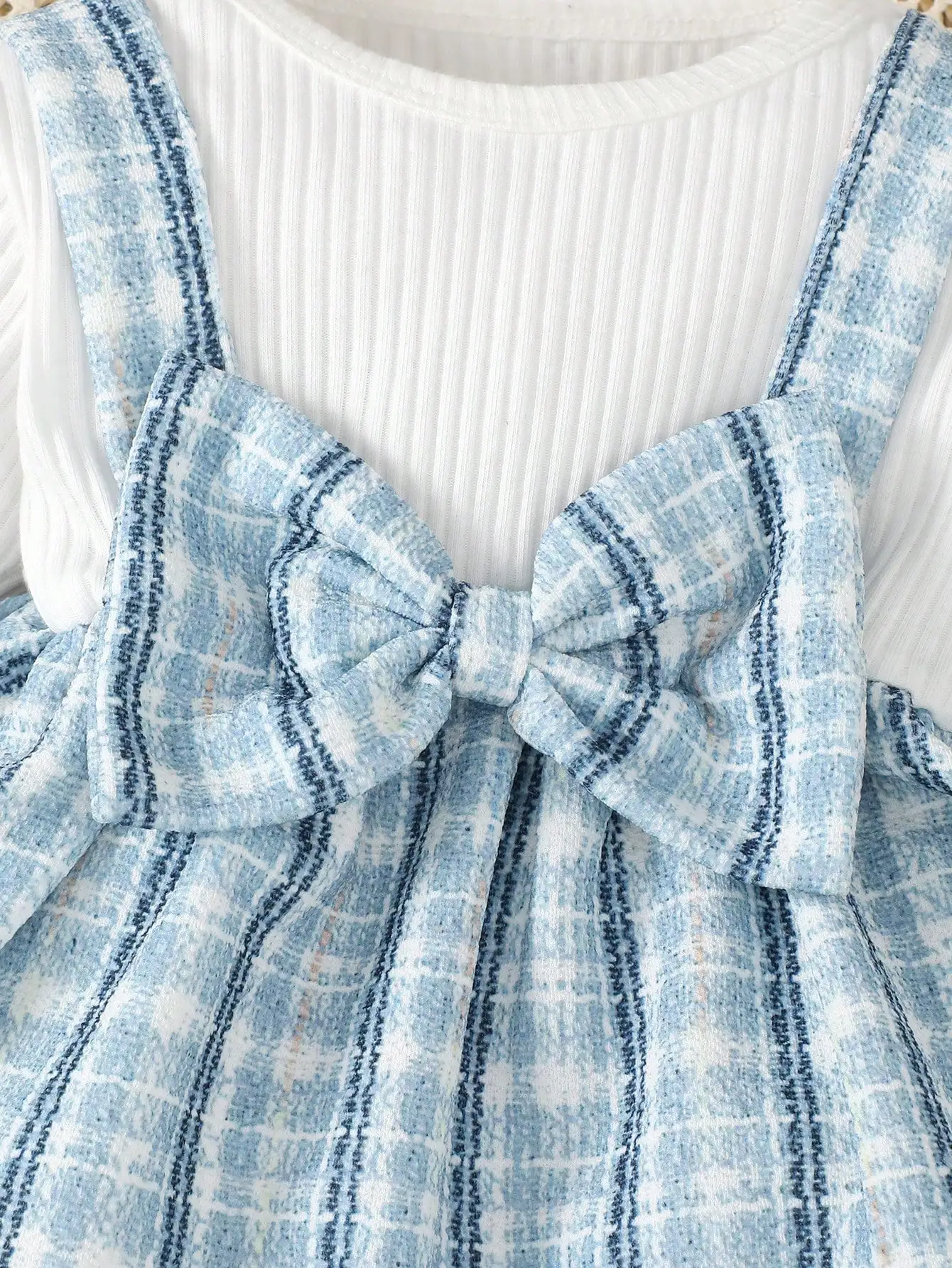 0-2 فتاة عصرية لطيف رومانسية بيضاء حفرة قطاع الربط الأزرق متقلب كم طويل مع السراويل البطن الزرقاء و Hairba