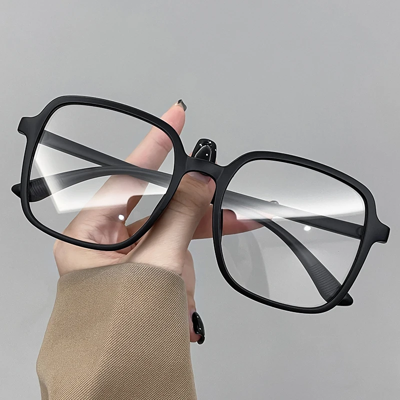 

Must Have Square Photochromic Sunglasses This Season Oversized Trendy Frame Sun Protective UV Protection