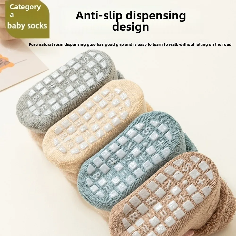 Soft Cartoon Bear Socks Non-Slip Grips Design Thicken Cotton Floor Socks Breathable Winter Booties for Indoor Play