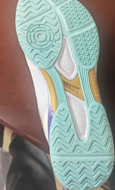 Offre spéciale 2025 nouvelles chaussures de Tennis de Table unisexes professionnelles chaussures de Badminton chaussures d'entraînement de Tennis chaussures de sport pour hommes et femmes