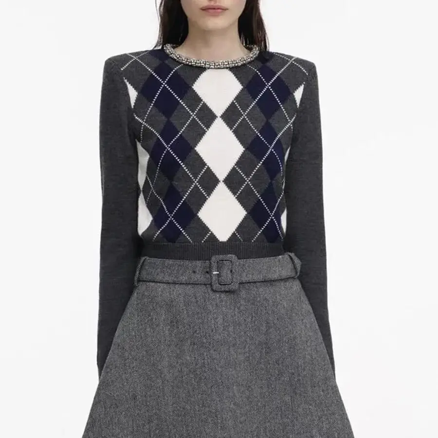 

Women diamond patterned Fashion knitted sweater top